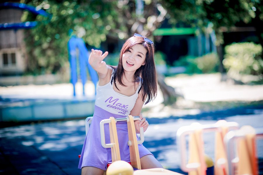 如果可以，请告诉，我还在怀恋你的时候，你是否把你曾经的温暖留在了我的心中;如果是那样，我会用这仅有的一丝温暖，来感受过往的情意绵绵。不会忘记你，所以还是会想你!当我孤独的时候，还可以想着你，那该有多甜蜜!